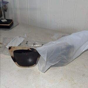 NWT Diff Becky II Polarized sunglasses cat eye